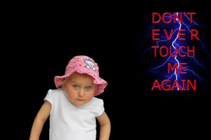 Billedet viseren pige, der er blevet traumatiseret. Afsnittet handler om forskellen på ptsd og kompleks ptsd.