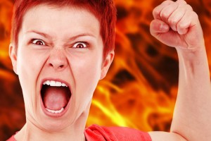 Fotoet viser en meget vred kvinde. Siden handler om en person der er meget vred.